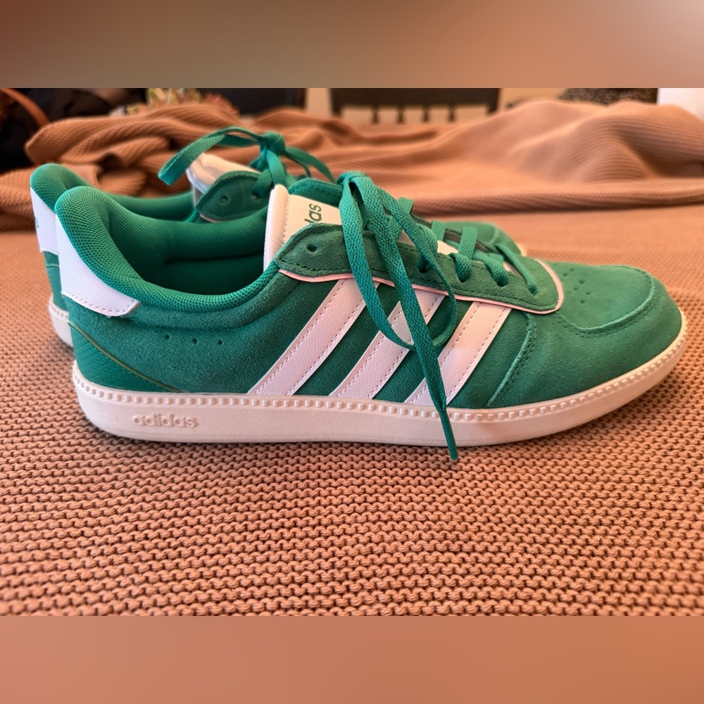 WOMEN'S ADIDAS BREAKNET SUEDE SNEAKERS